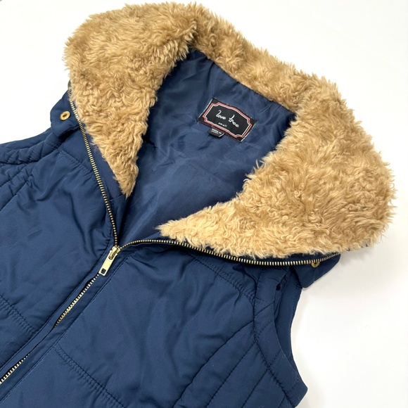 Women’s Vest - Hooded Poofy Faux Fur Collar Zip Up Vest - Retro Vintage Inspired - Picture 12 of 15